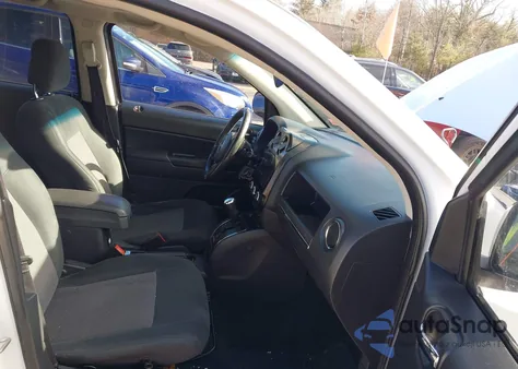 2011 Jeep Compass из США, поврежденный, VIN 1J4NF1FB5BD244672